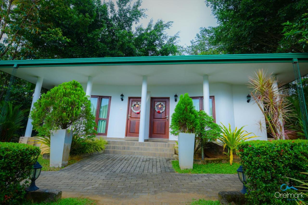 Seethawaka Regency Avissawella Bagian luar foto