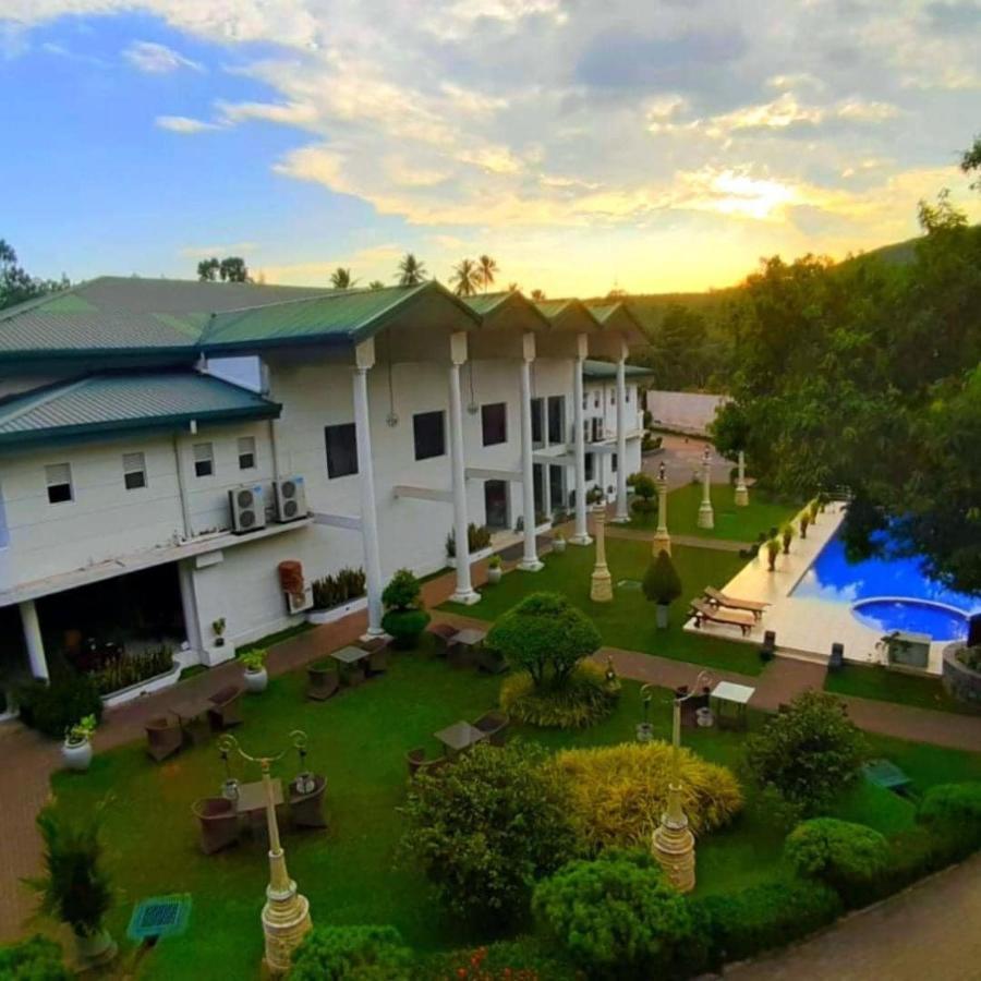 Seethawaka Regency Avissawella Bagian luar foto