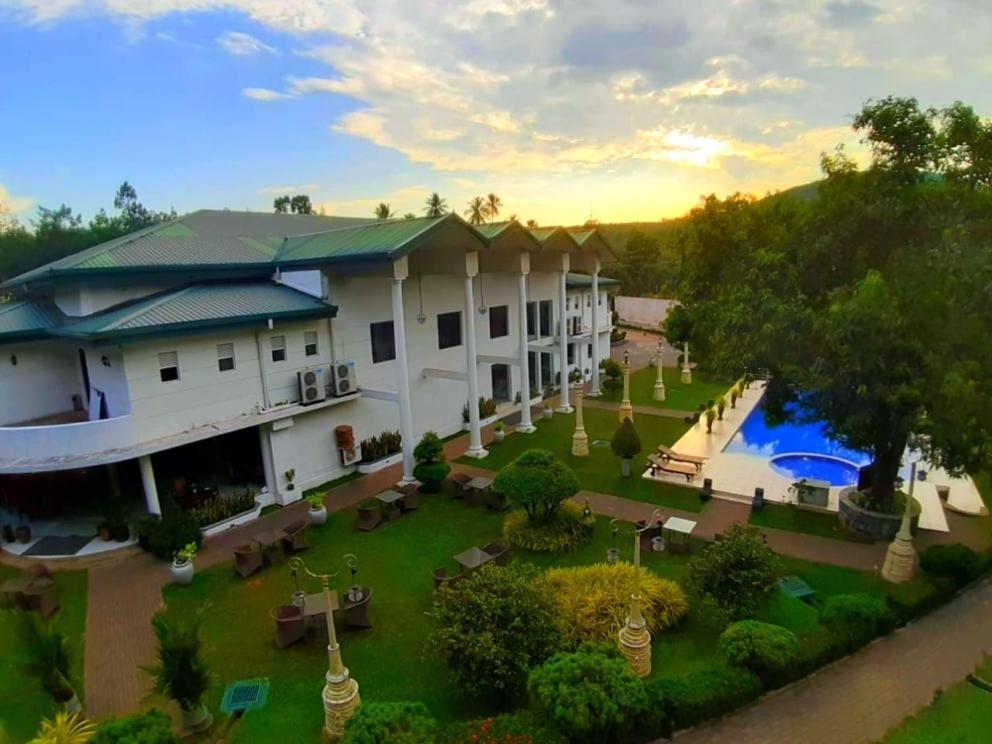 Seethawaka Regency Avissawella Bagian luar foto